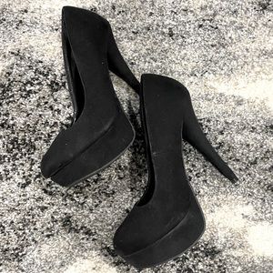 Super tall platform pumps heels size 5 black suede
